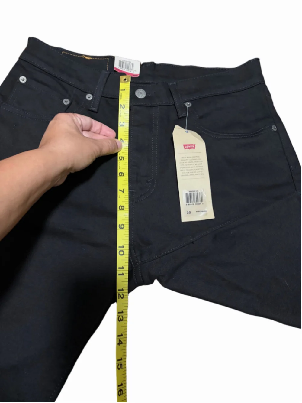 NWT Levi’s Black Denim Shorts Men’s Size 30 Relaxed Fit Knee Length